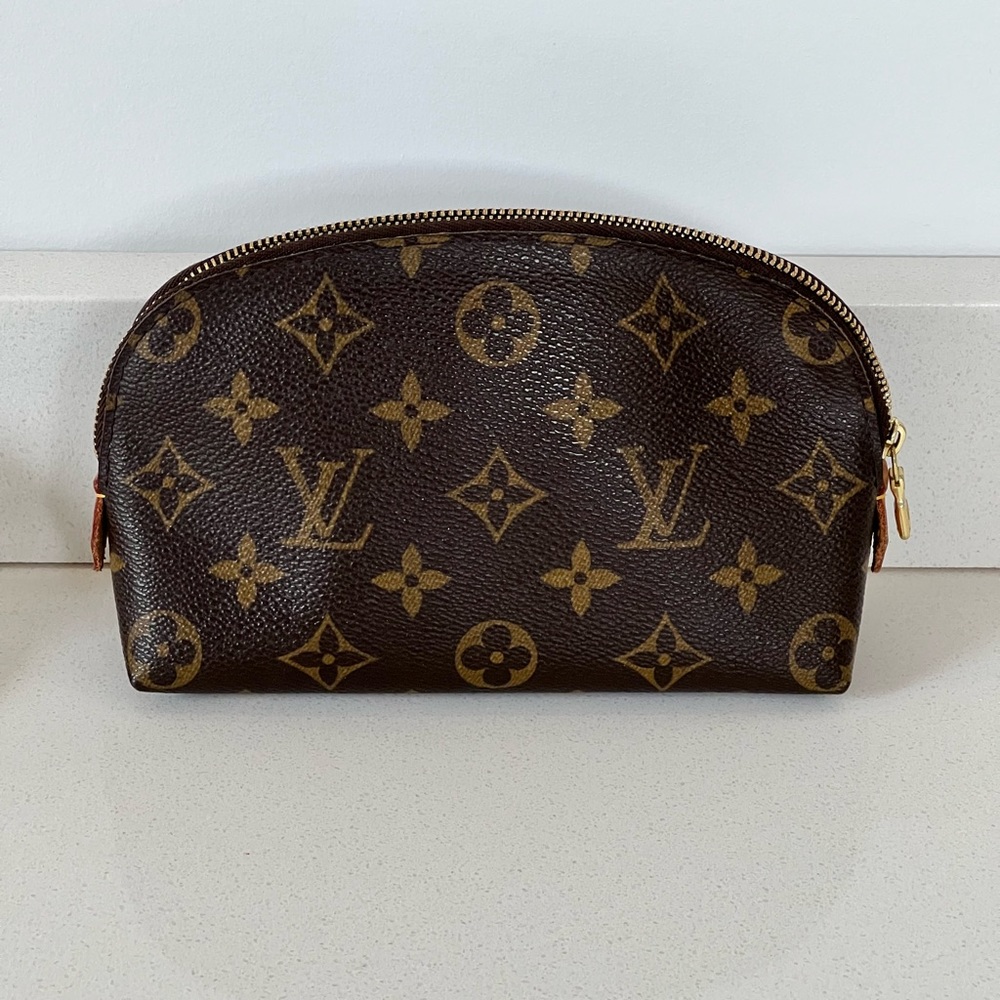 LV toiletry